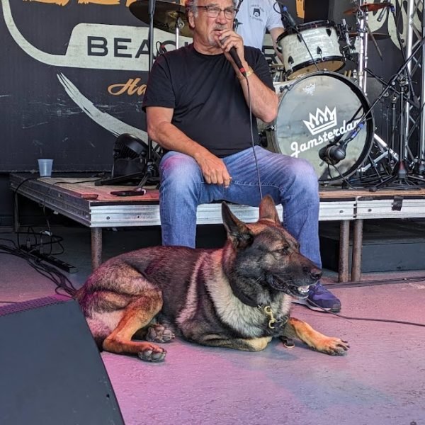 PXL_20230822_220708459